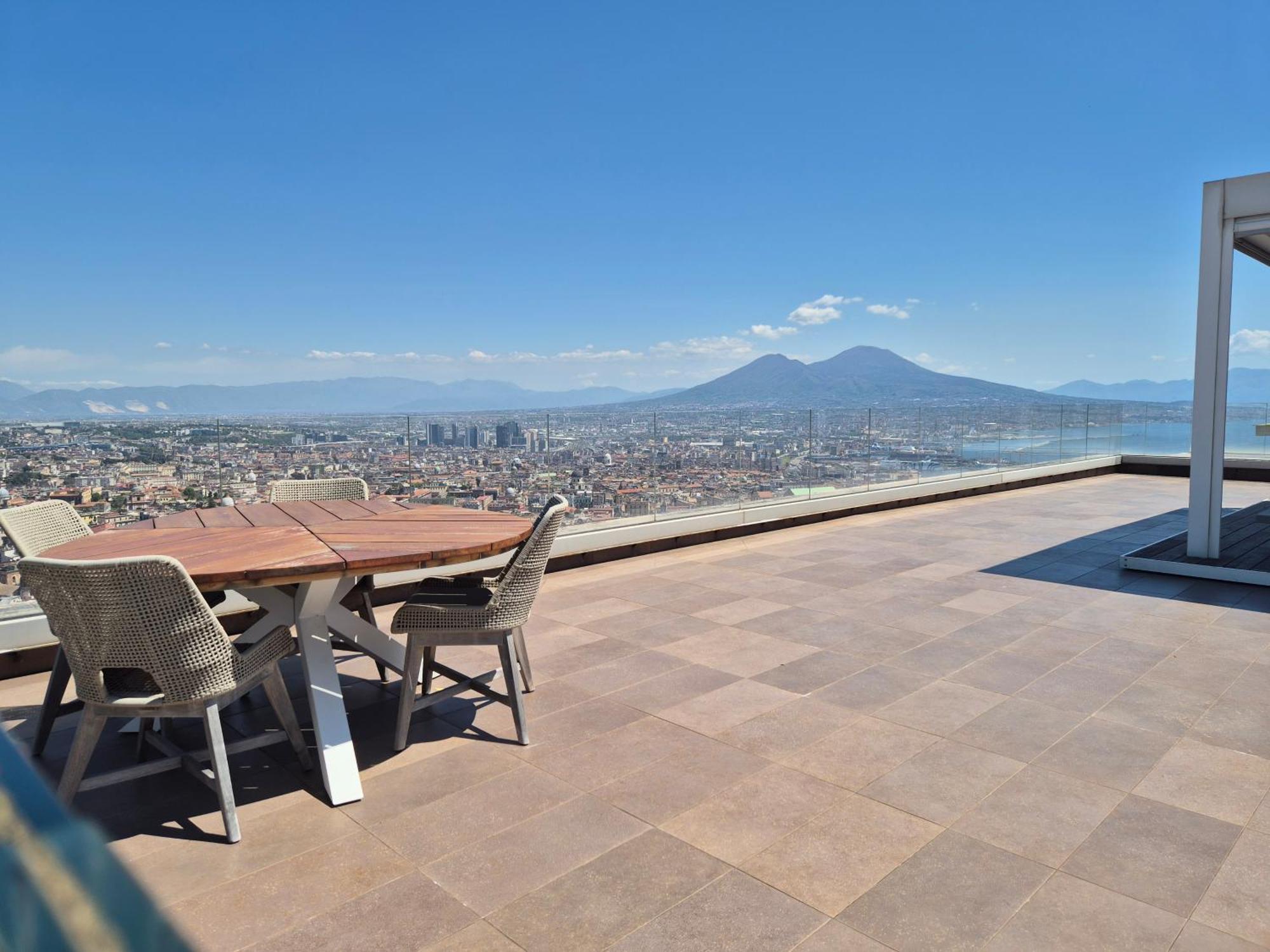 Terrazza Manu - Loft Suspended Over The City-Vomero Napoli Eksteriør bilde